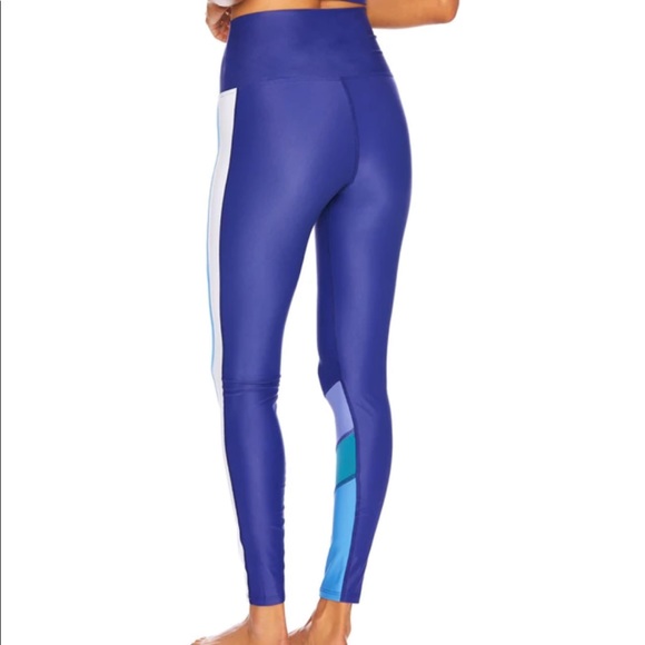 Beach Riot Bailey Legging - Picture 2 of 4